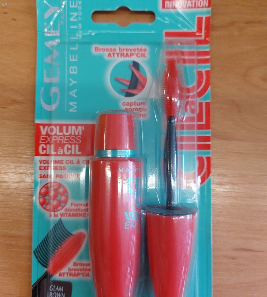 Maybeline mascara volume express bruin